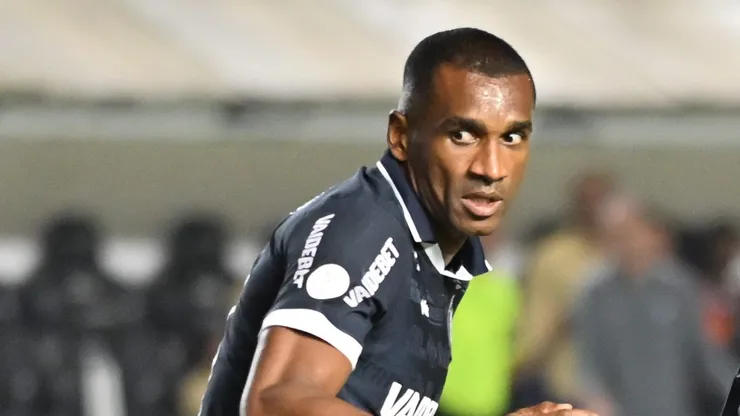 Marllon em campo com a camisa do Remo.