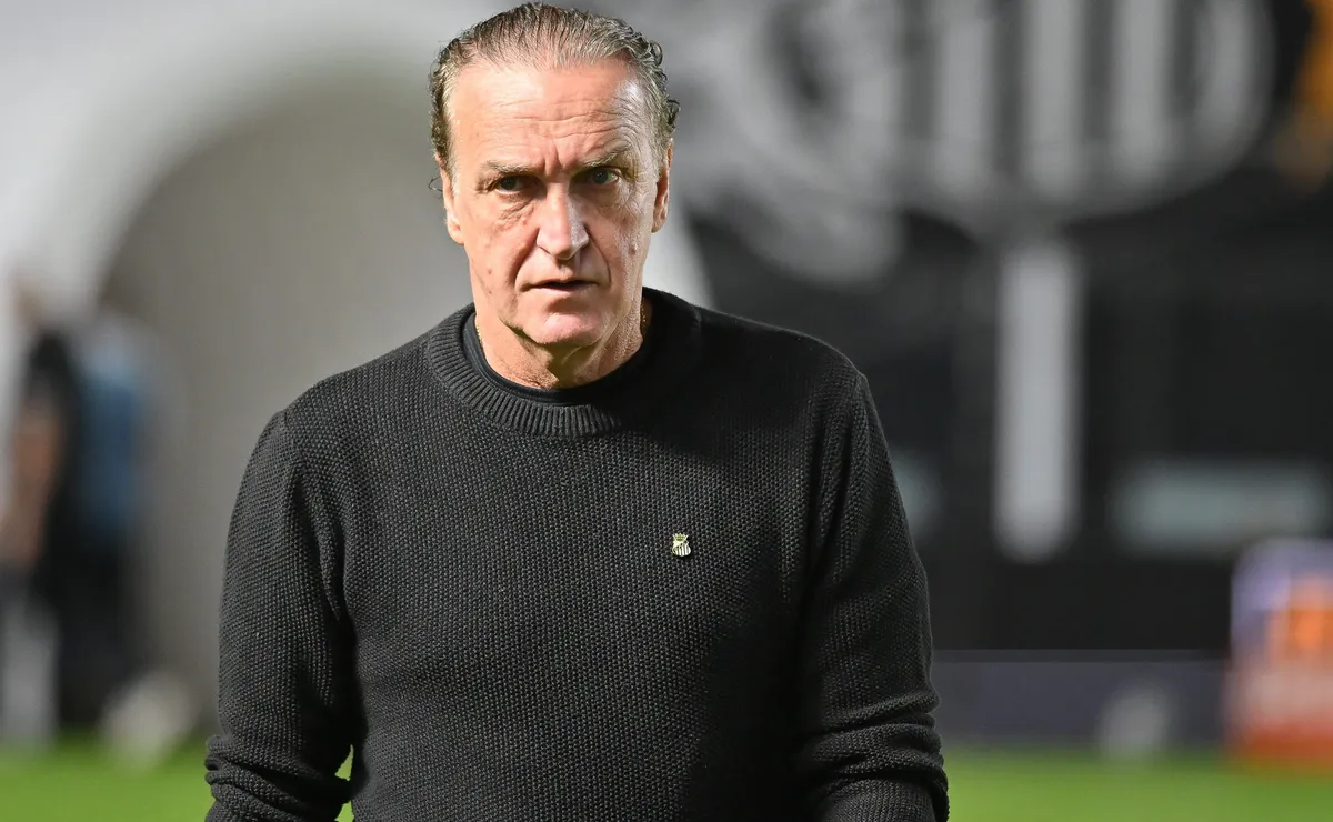 Cuca é conservador com um homem a mais e Santos se classifica na Copa do Brasil