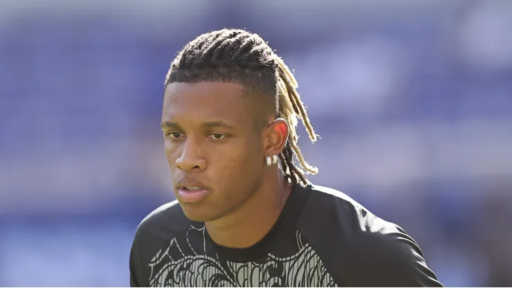 - Danilo jogador do Botafogo durante aquecimento antes da partida contra o Cruzeiro no estadio Mineirao pelo campeonato Brasileiro A 2026.