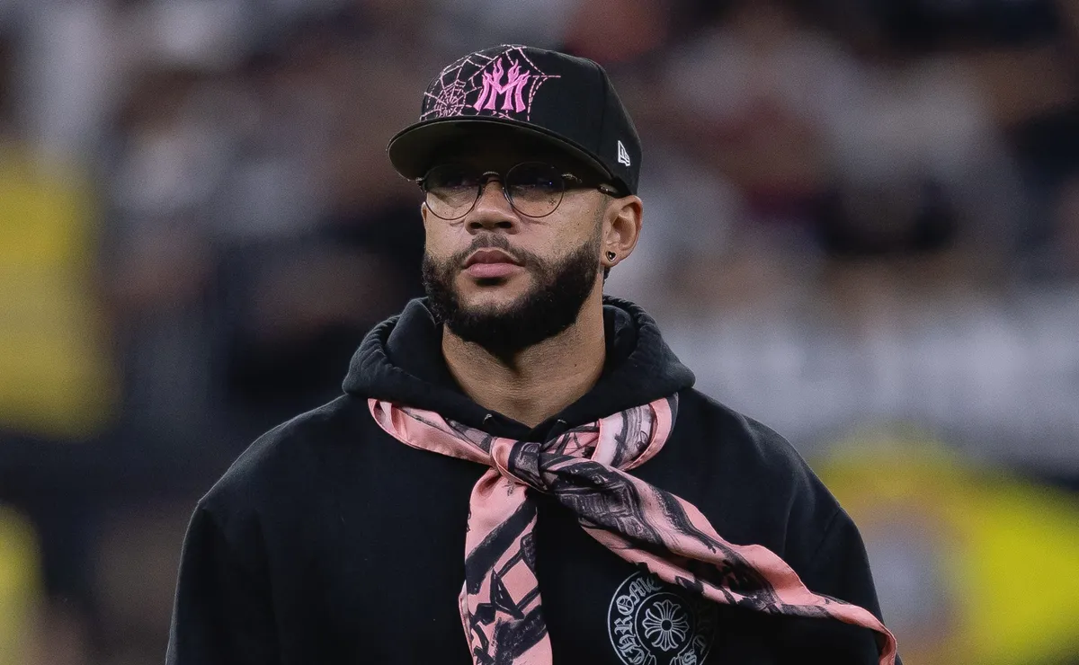 Corinthians tem dia decisivo para definir futuro de Memphis Depay