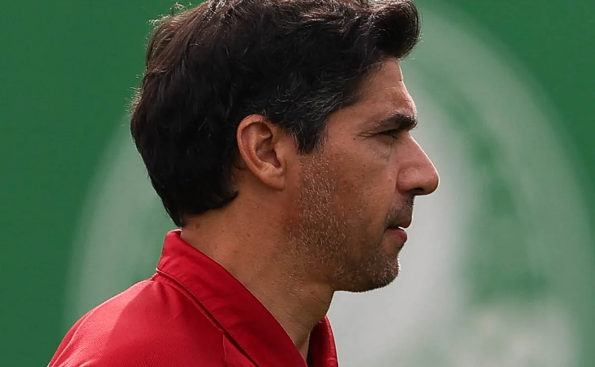 Abel roda elenco e faz mudanças da zaga ao ataque do Palmeiras na Copa do Brasil