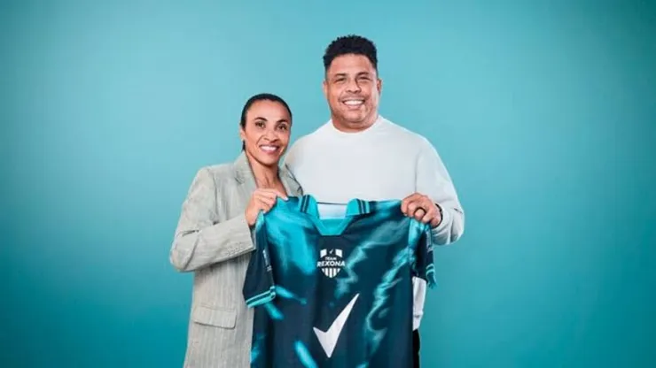 Marta e Ronaldo protagonizam campanha da Rexona em contagem regressiva para a Copa do Mundo Feminina de 2027 - Foto: Reprodução/Rexona