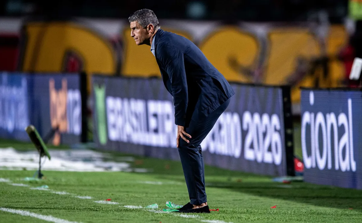 Pedro Emanuel tem histórico vencedor em mata-matas e vira esperança do Vasco contra o Fluminense