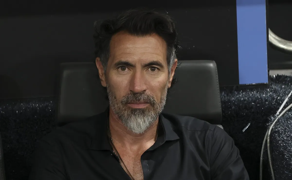 Eduardo Domínguez freia euforia e aponta gargalo no Atlético-MG após vaga na Copa do Brasil
