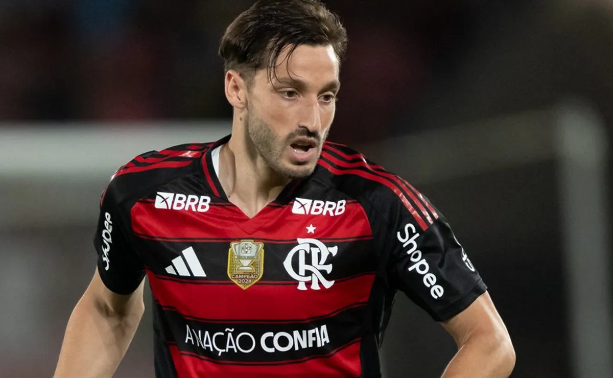 Flamengo tenta encontrar novo destino para Matías Viña após lateral perder espaço no River Plate