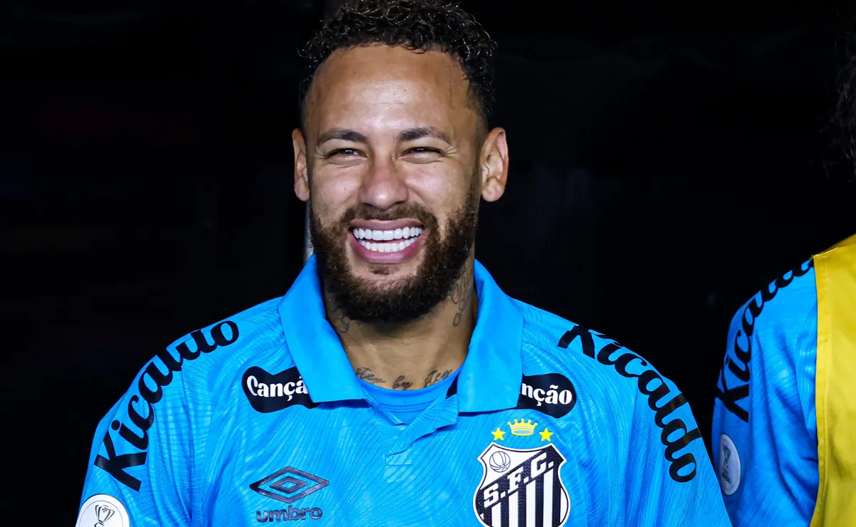 Neymar é vigiado pelo STJD após confusão em Remo x Santos e pode pegar gancho de até seis meses