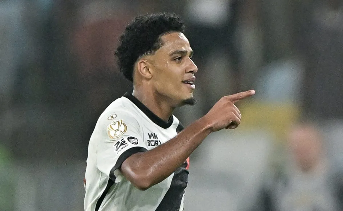 Brenner dá volta por cima e decide classificação do Vasco em cima do Fluminense por 3 a 1