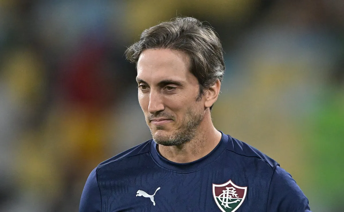 Estratégia de Zubeldía não funciona e Fluminense cai para o Vasco na Copa do Brasil