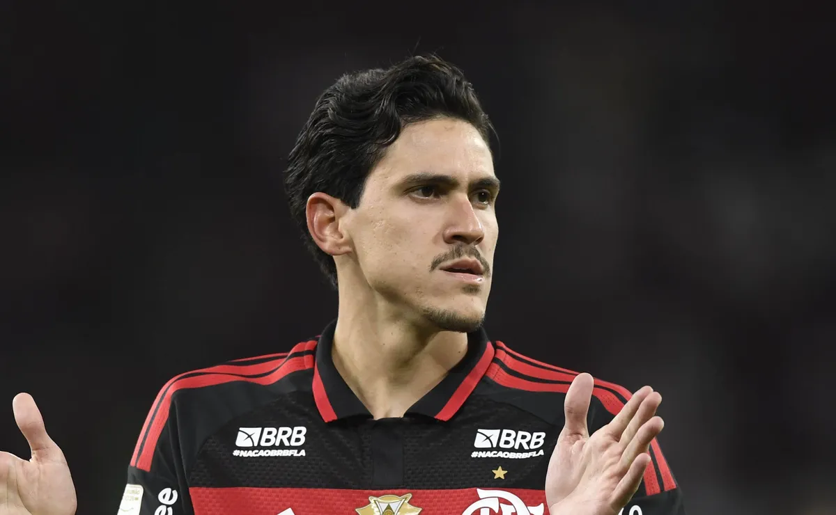Análise: Flamengo comete erro ao não priorizar a renovação de contrato do camisa 9 Pedro