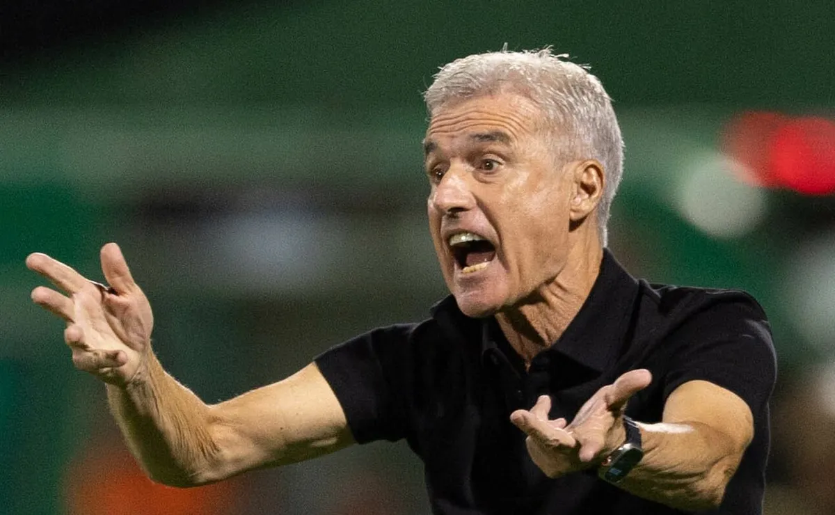 Demissão de Luís Castro no Grêmio não vai acontecer, diz Paulo Pelaipe: “O 2º semestre será bem melhor”
