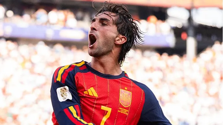 Ferran Torres pode estar perto de mudar de clube - (Photo by David Ramos/Getty Images)