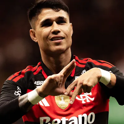 Paulo Bracks nega interesse em Luiz Araújo, do Flamengo
