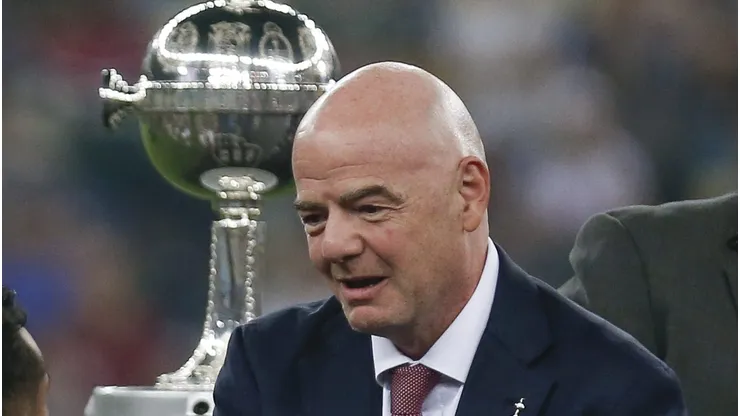 Gianni Infantino durante premiação do título da Libertadores no Maracanã.