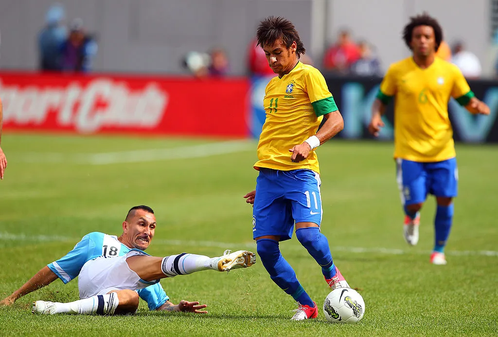O hat-trick contra a China foi em 2012, quando o Brasil perdeu um amistoso contra a Argentina. Foto: Rich Schultz/Getty Images