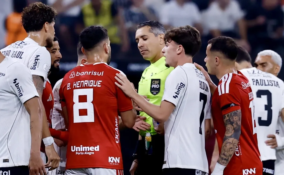 Linhas do VAR não convencem e Inter reclama de impedimento de Pedro Raul em gol do Corinthians