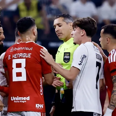 VAR não convence e Inter reclama de gol irregular do Corinthians