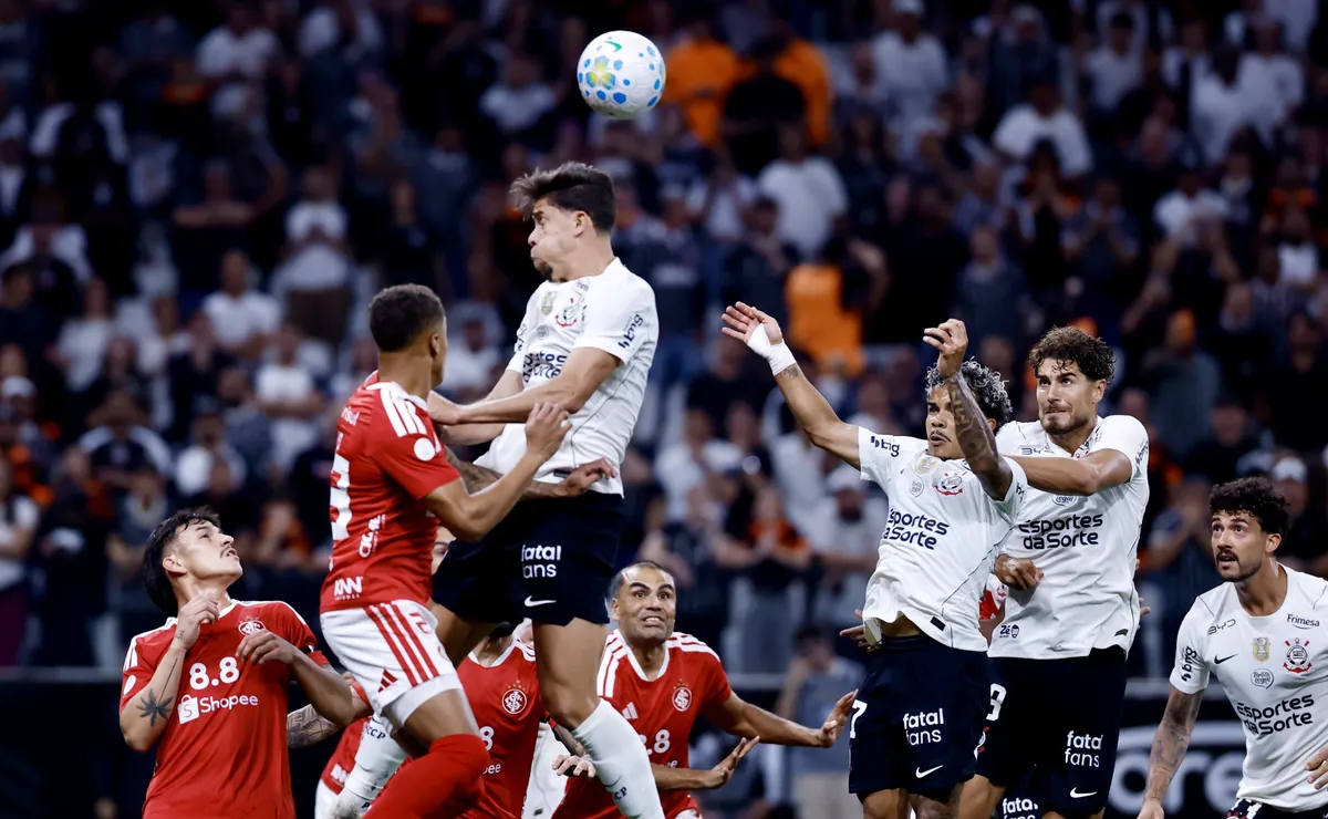 Gol de Gustavo Henrique em Corinthians x Internacional gera polêmica após decisão do VAR