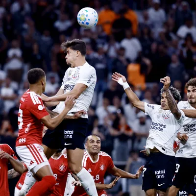 Gol de Gustavo Henrique em Corinthians x Inter tem polêmica