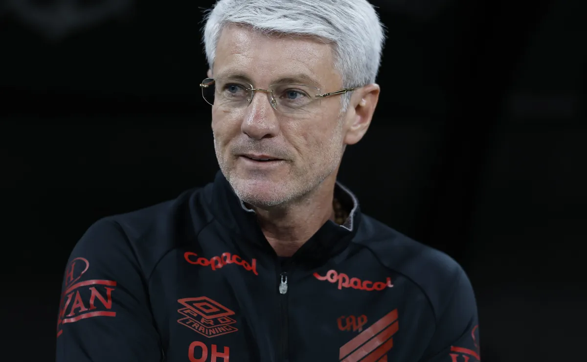 Fluminense faz sondagem por Odair Hellmann, do Athletico-PR, e Zubeldía pode ser demitido