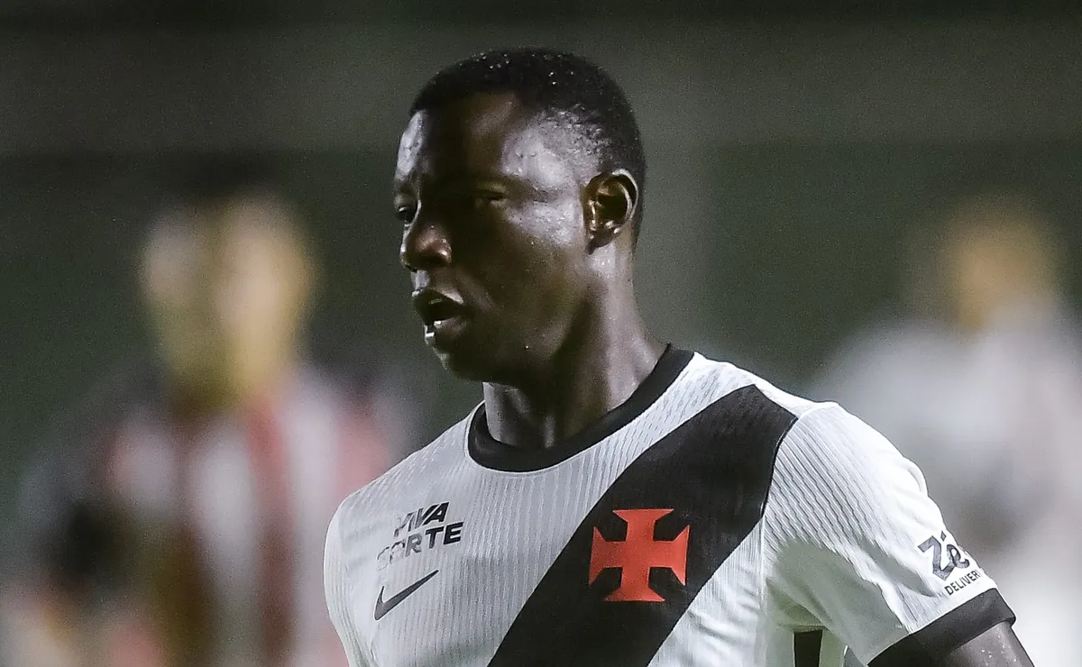 Marino Hinestroza pode “ajudar” em negociação do Vasco pela contratação do atacante Brian Rodríguez