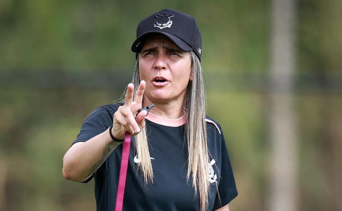Emily Lima lida com dúvidas e preocupante onda de desfalques no Corinthians para encarar o Santos