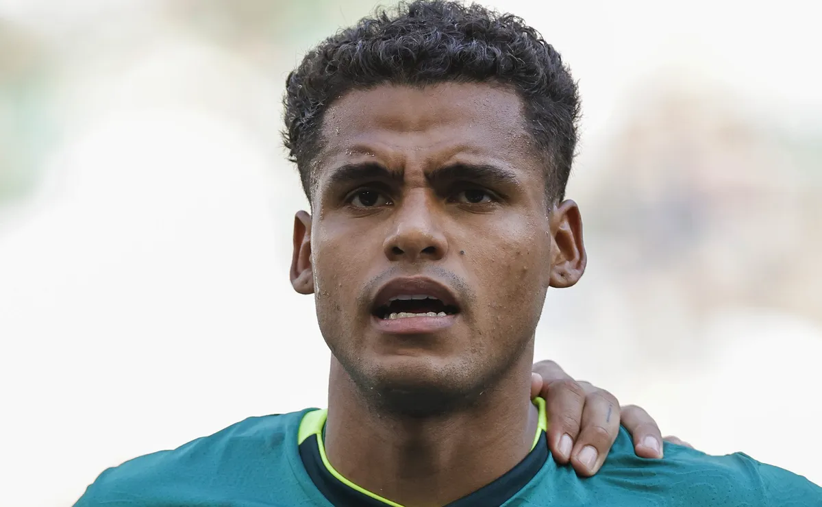 Enzo Monteiro, do Santos, está na mira de clubes do Leste Europeu e da Série B do Campeonato Brasileiro