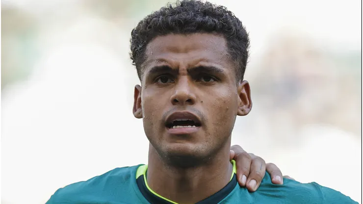 Enzo Monteiro ainda está vinculado ao Santos.