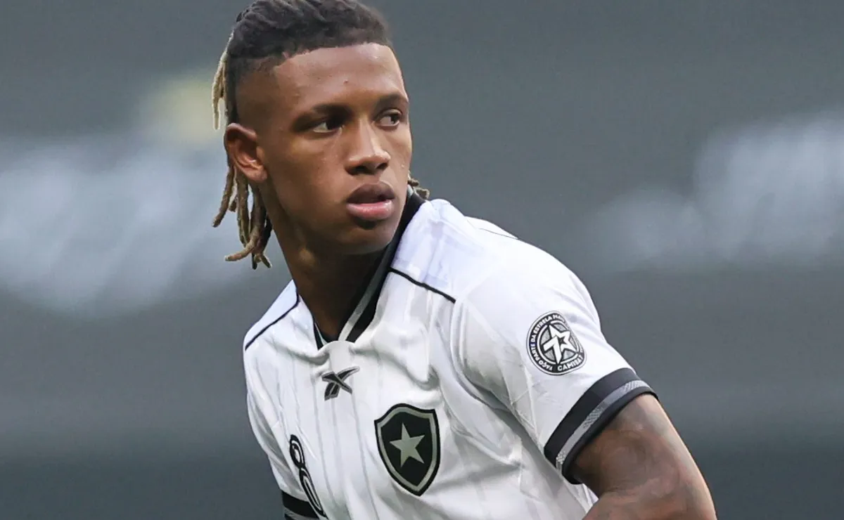 Franclim Carvalho é sincero e avalia situação de Danilo no Botafogo: “Muda nossa forma de jogar”