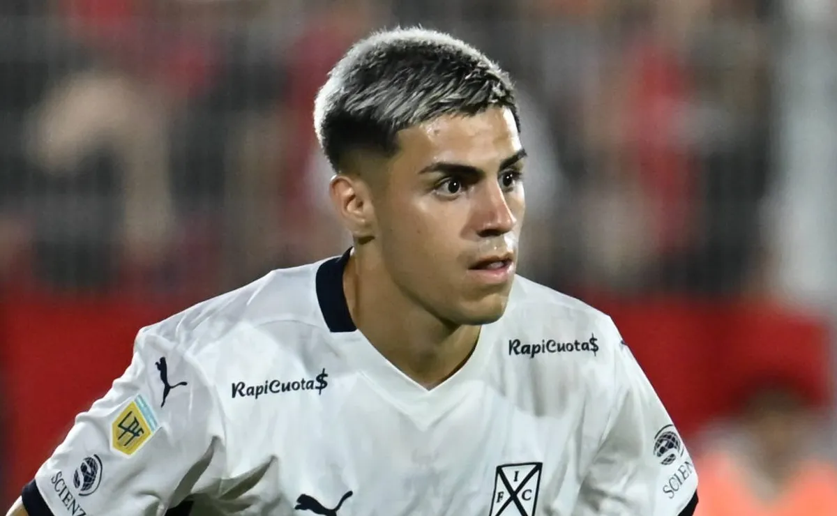 Flamengo mapeia o mercado e após “não” de Almada, meia argentino Alex Luna vira alvo