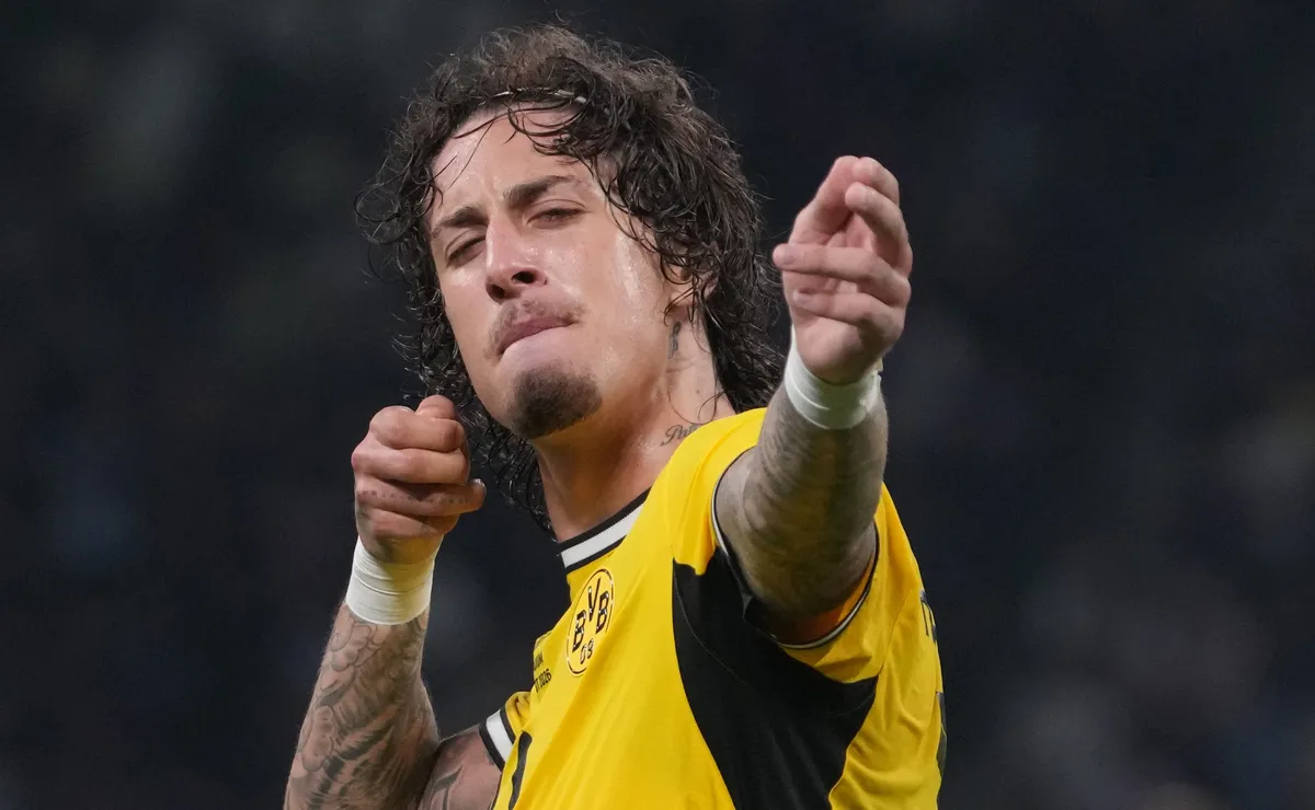José Boto acelera e contata Fábio Silva, do Borussia Dortmund; meia do Banfield surge no radar do Flamengo