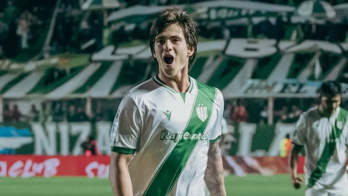 Tiziano Perrotta, de 19 anos, interessa ao Flamengo nesta janela de transferências – Foto: Divulgação/Banfield