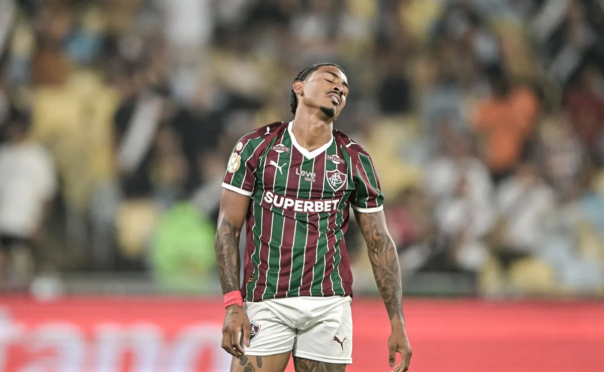 John Kennedy sofre lesão no ligamento cruzado anterior do joelho e vai operar