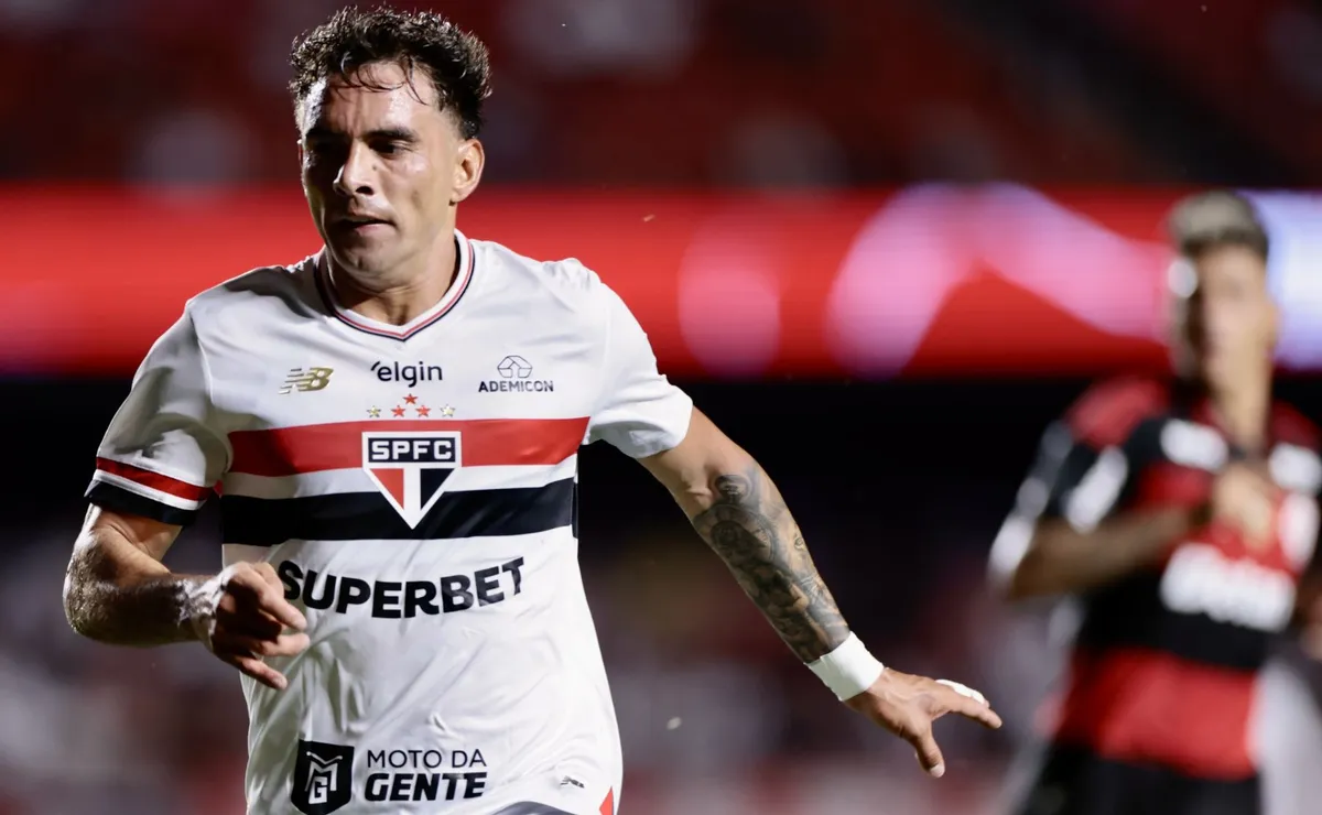 Racing abre conversas com o São Paulo e mira contratação de Enzo Díaz para a temporada