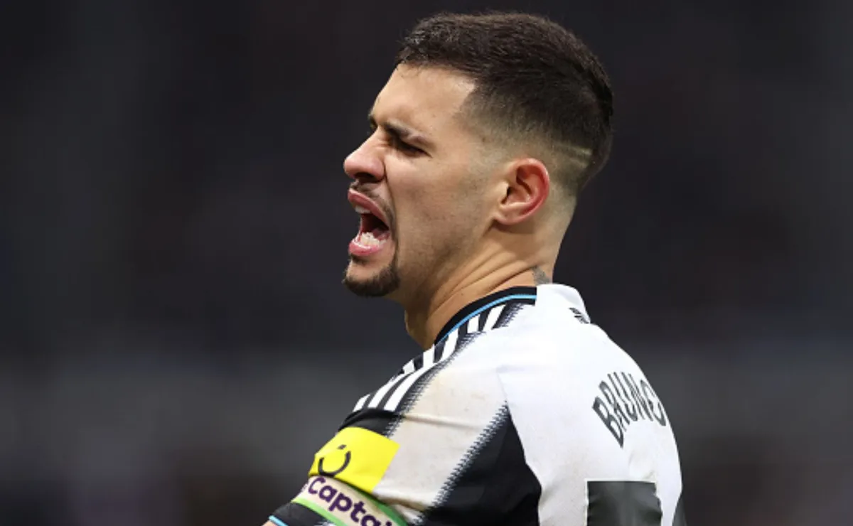 Diretor do Newcastle revela que não queria vender Bruno Guimarães ao Arsenal