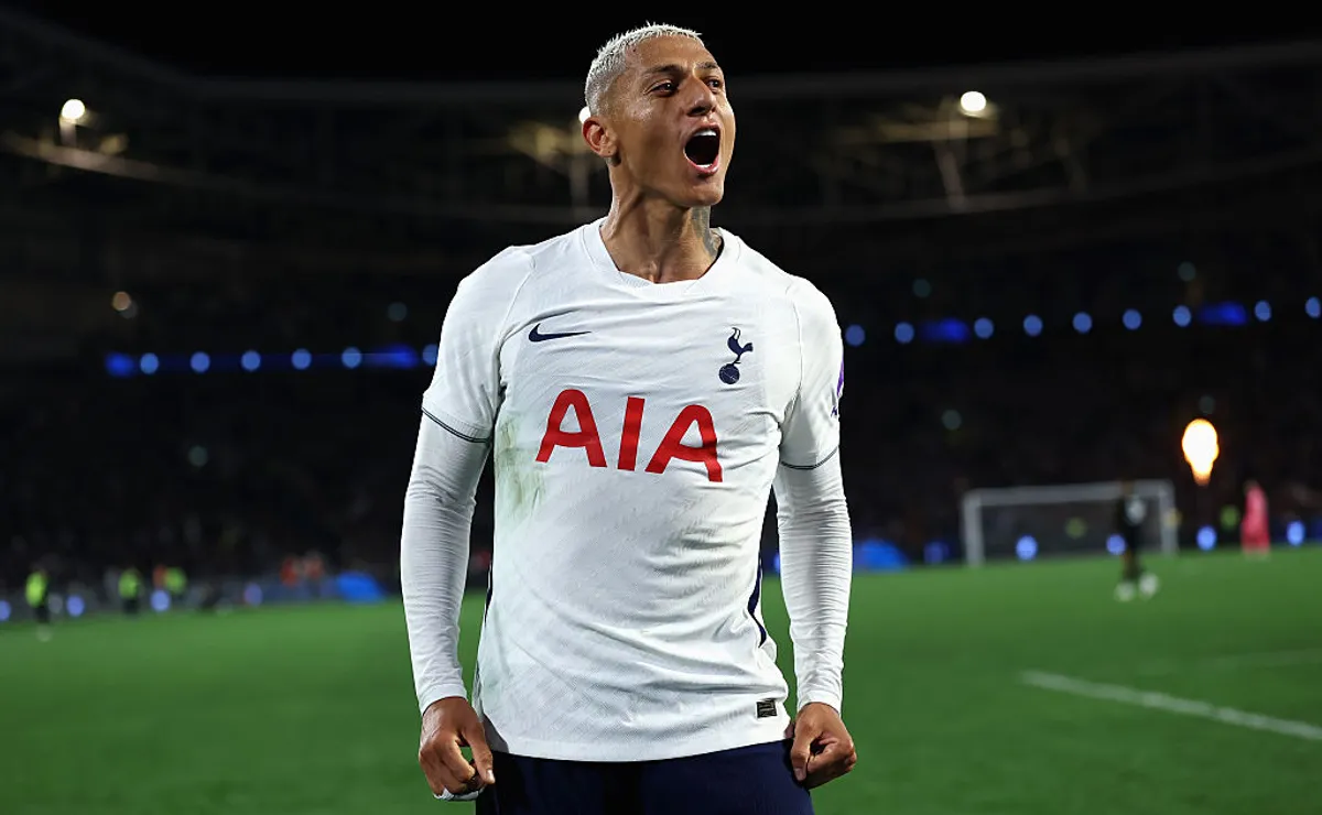 Richarlison no Arsenal? Clube tem Julián Álvarez como alvo para o ataque