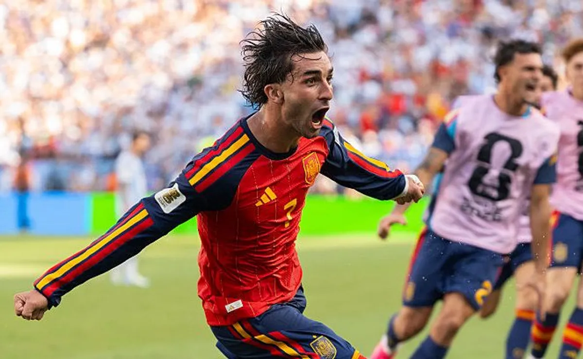 Ferran Torres aceita proposta do PSG e atacante se aproxima de saída do Barcelona
