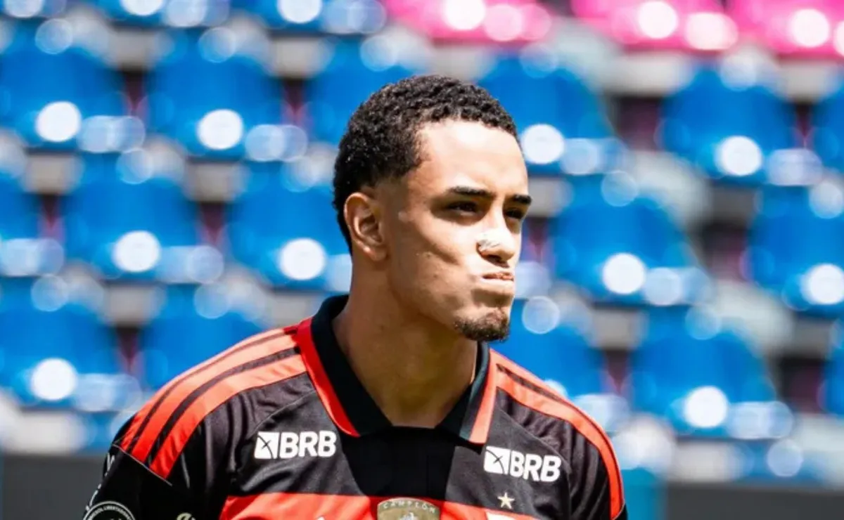 Ryan Roberto rebate acusações e explica saída do Flamengo antes de acerto com Shakhtar