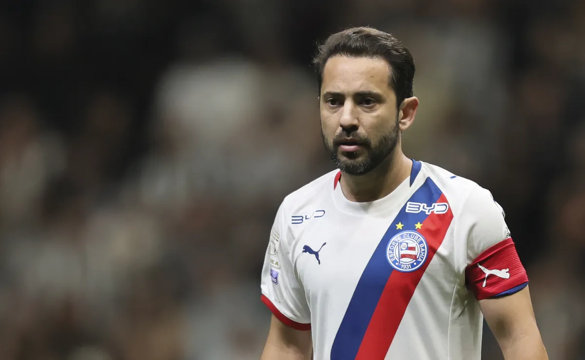 Volta de Éverton Ribeiro ao Flamengo é boato e não deve acontecer