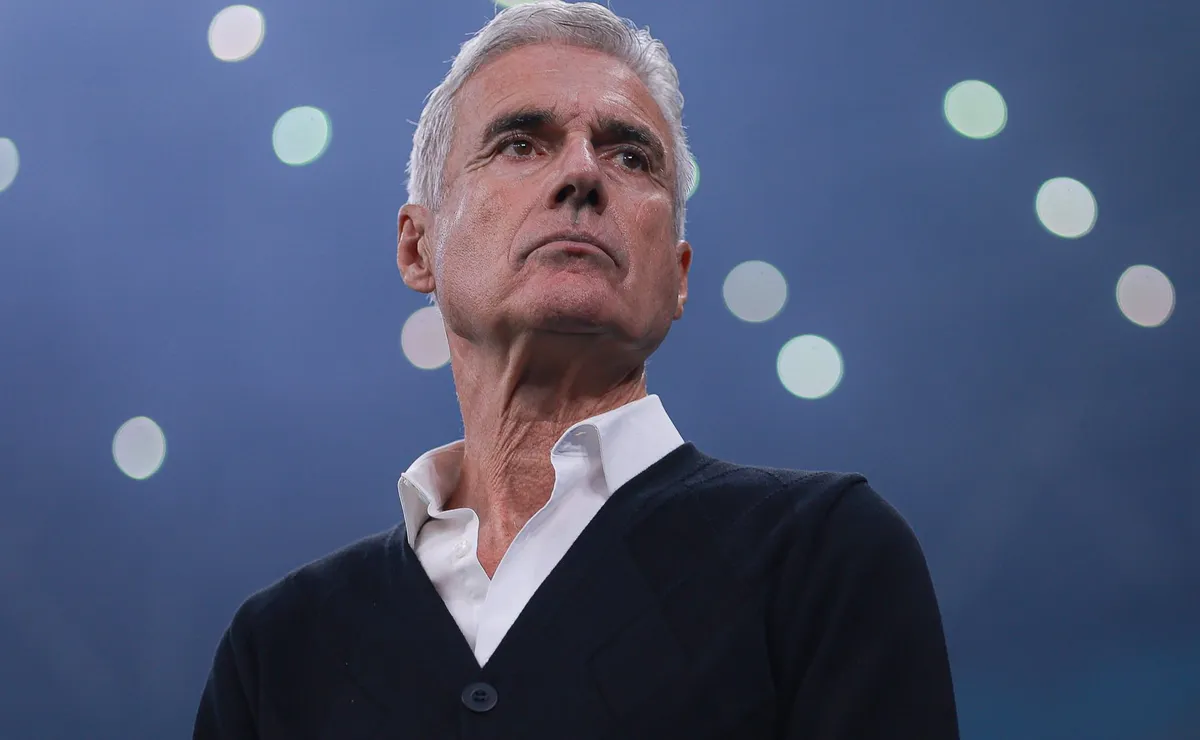 Luís Castro busca ofensividade, erra em substituição, mas Grêmio vence o São Paulo