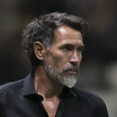 Domínguez muda time e Atlético-MG empata com o Remo