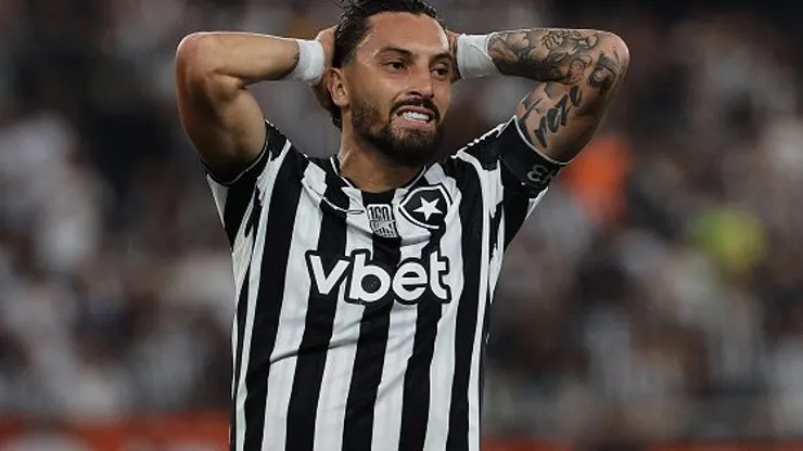 Alex Telles marcou um golaço, mas Botafogo empatou. Foto: Wagner Meier