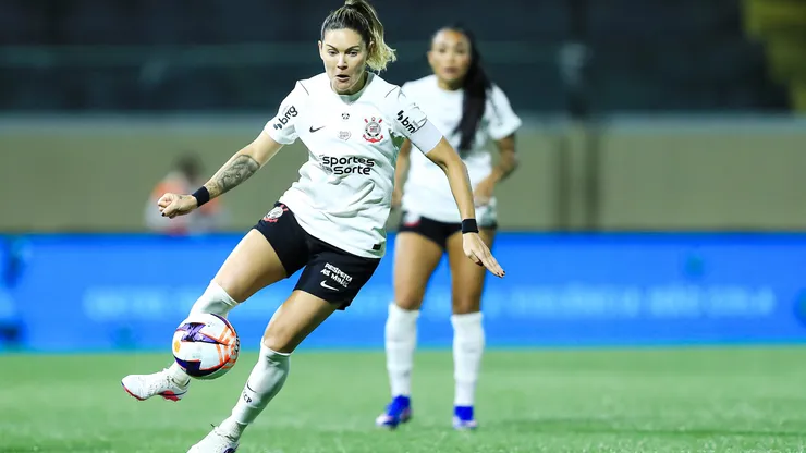 Gabi Zanotti durante partida pelo Corinthians. Foto: Marco Miatelo/AGIF