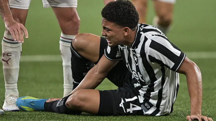 Barrera se lesionou sozinho durante o clássico. Foto: Thiago Ribeiro/AGIF