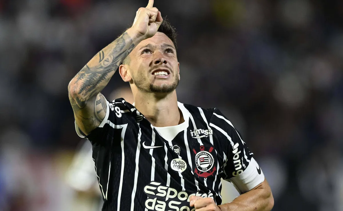 Corinthians volta a sofrer com poucas finalizações e vence Red Bull Bragantino com falha de Tiago Volpi
