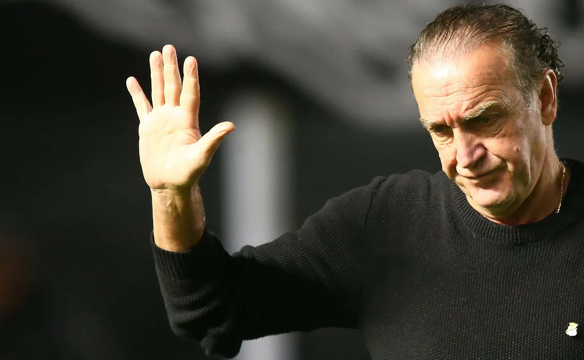 Cuca nega chance de sair após o Santos entrar no Z4 do Brasileirão: “Não resolve os problemas”