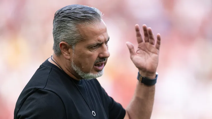 Jose Boto diretor de futebol do Flamengo durante partida contra o Gremio no estadio Maracana pelo campeonato Brasileiro A 2025.