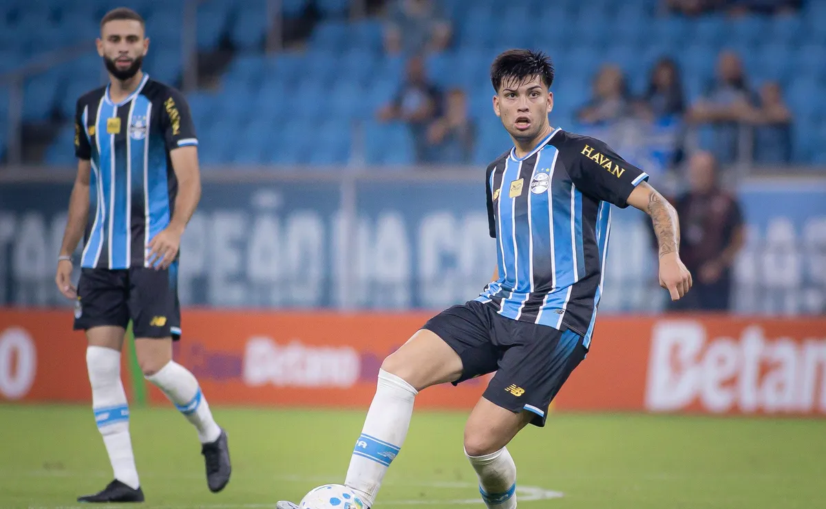 Grêmio anuncia saída de Leonel Pérez para o Racing por empréstimo com opção de compra