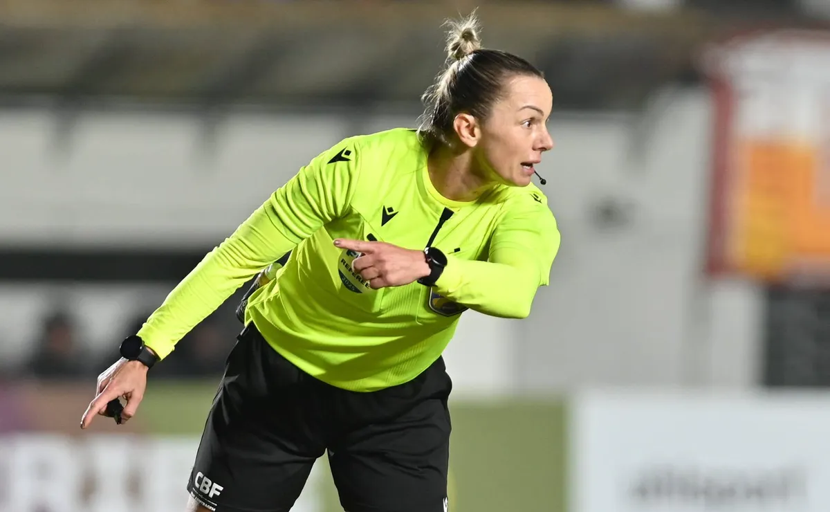 Melhor VAR do Brasileirão Feminino, Charly Deretti estreia na Série A em São Paulo x Coritiba