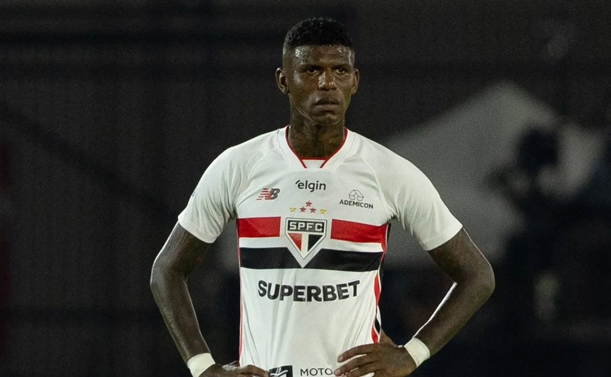 Arboleda retorna ao São Paulo, mas números não convencem e zagueiro ainda enfrenta questionamentos