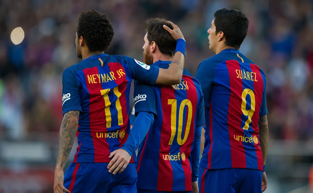 Neymar de saída do Santos? Jornal espanhol aponta reencontro com Messi e Suárez em 2027